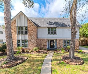 8211 Riverglade Drive, Houston, TX 77095