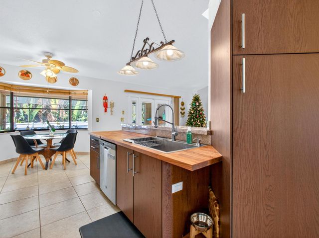 529 SE Fallon Drive, Port St Lucie, FL 34983