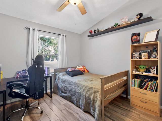 529 SE Fallon Drive, Port St Lucie, FL 34983