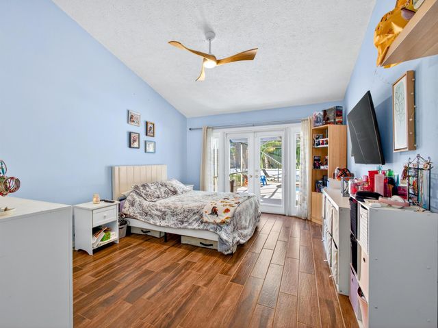 529 SE Fallon Drive, Port St Lucie, FL 34983