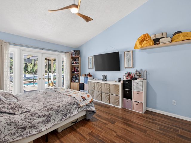 529 SE Fallon Drive, Port St Lucie, FL 34983