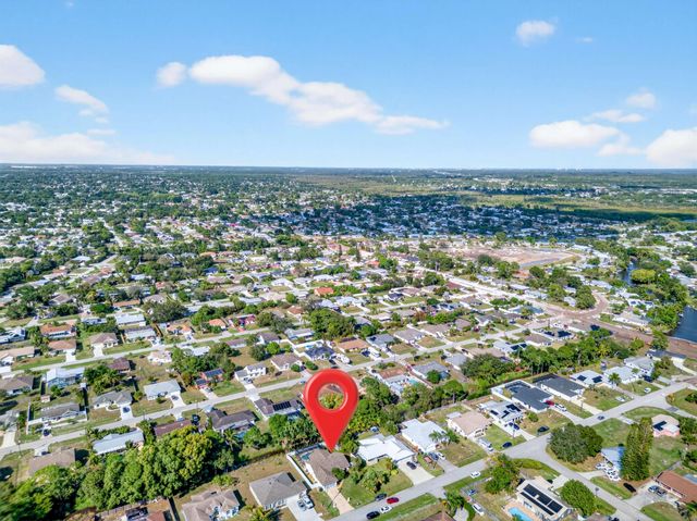 529 SE Fallon Drive, Port St Lucie, FL 34983