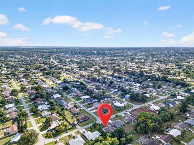 529 SE Fallon Drive, Port St Lucie, FL 34983