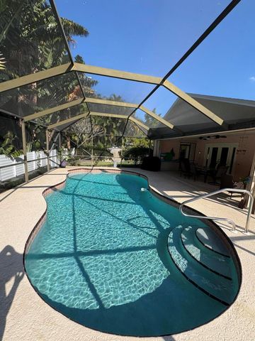 529 SE Fallon Drive, Port St Lucie, FL 34983