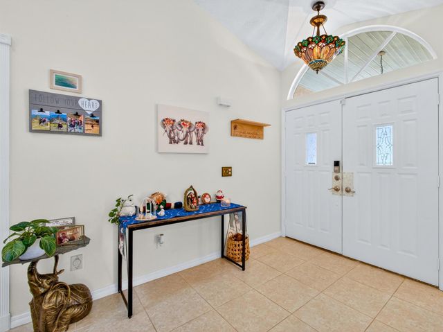 529 SE Fallon Drive, Port St Lucie, FL 34983