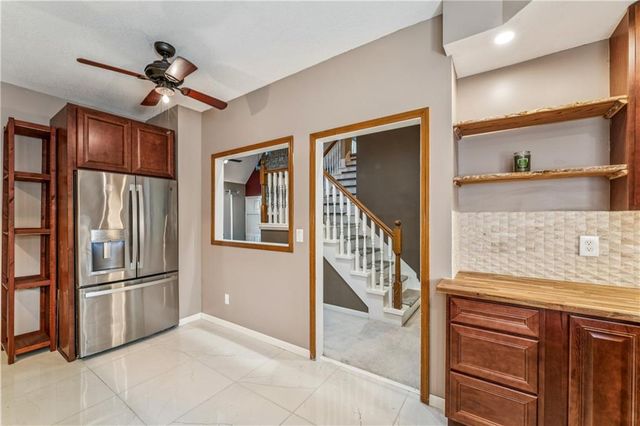 336 SW Raintree Drive, Lee's Summit, MO 64082