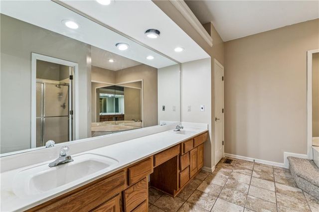 336 SW Raintree Drive, Lee's Summit, MO 64082