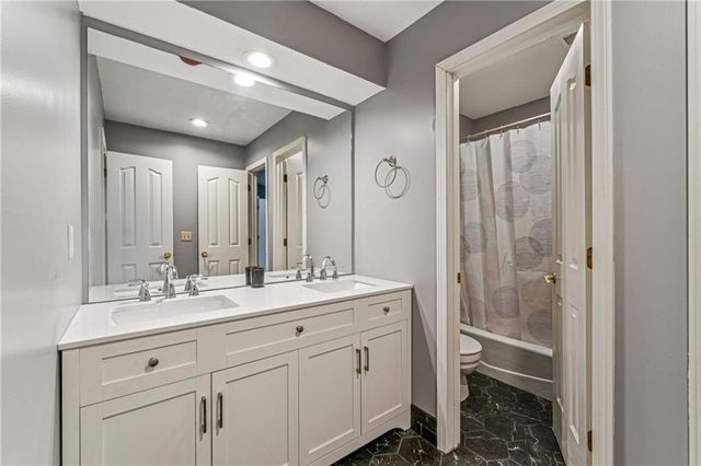 336 SW Raintree Drive, Lee's Summit, MO 64082