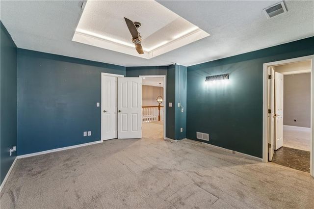 336 SW Raintree Drive, Lee's Summit, MO 64082