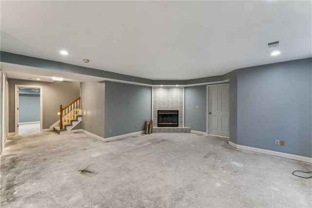 336 SW Raintree Drive, Lee's Summit, MO 64082