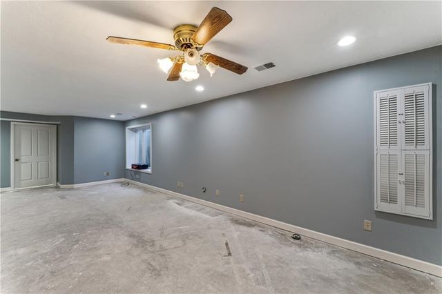 336 SW Raintree Drive, Lee's Summit, MO 64082