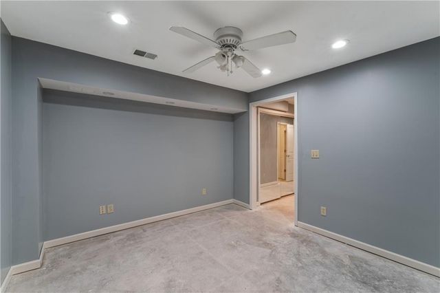 336 SW Raintree Drive, Lee's Summit, MO 64082