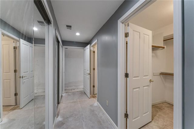 336 SW Raintree Drive, Lee's Summit, MO 64082