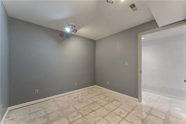 336 SW Raintree Drive, Lee's Summit, MO 64082