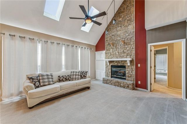 336 SW Raintree Drive, Lee's Summit, MO 64082