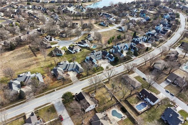 336 SW Raintree Drive, Lee's Summit, MO 64082