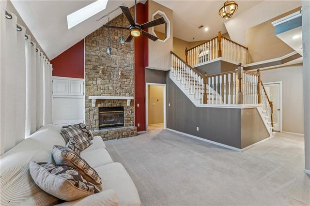 336 SW Raintree Drive, Lee's Summit, MO 64082