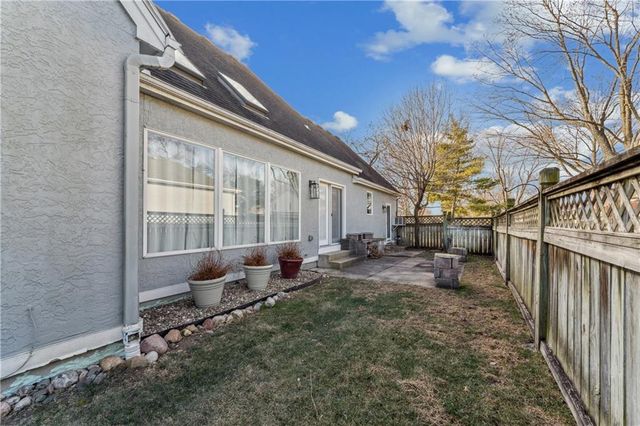 336 SW Raintree Drive, Lee's Summit, MO 64082