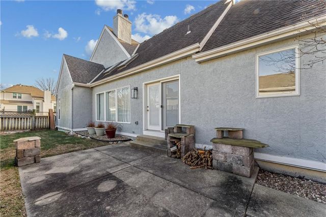 336 SW Raintree Drive, Lee's Summit, MO 64082