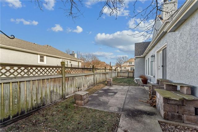 336 SW Raintree Drive, Lee's Summit, MO 64082