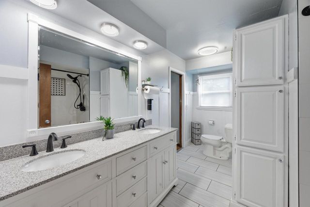 9050 N Silver Brook LANE, Brown Deer, WI 53223