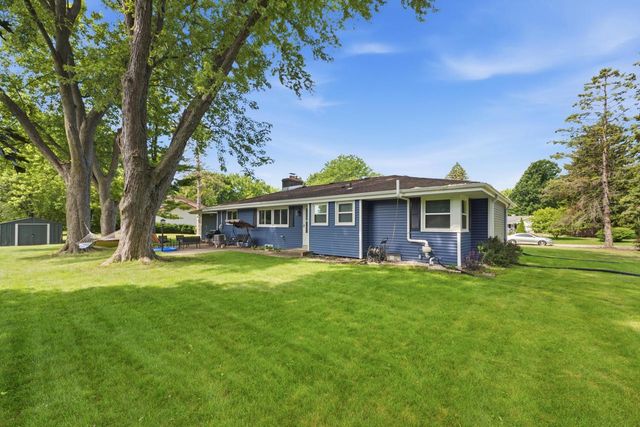 9050 N Silver Brook LANE, Brown Deer, WI 53223