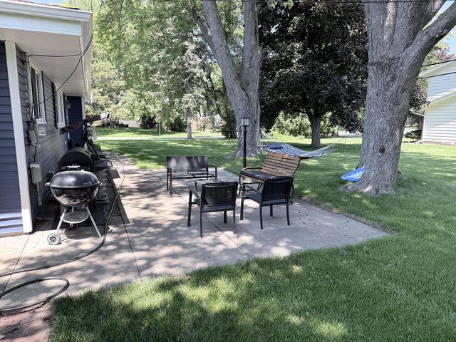 9050 N Silver Brook LANE, Brown Deer, WI 53223