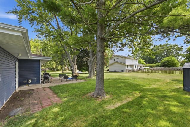 9050 N Silver Brook LANE, Brown Deer, WI 53223