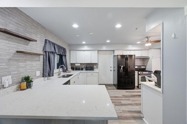 9050 N Silver Brook LANE, Brown Deer, WI 53223