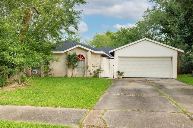 2427 Fairgreen Drive, Missouri City, TX 77489