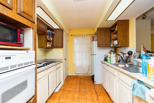 2427 Fairgreen Drive, Missouri City, TX 77489