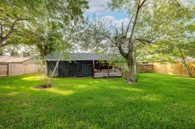 2427 Fairgreen Drive, Missouri City, TX 77489