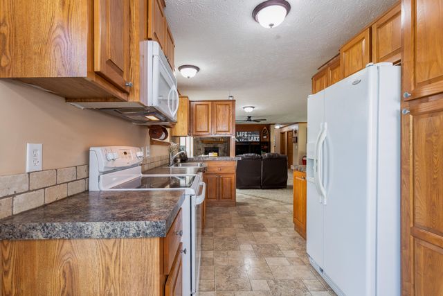 58700 E 336 Road, Jay, OK 74346