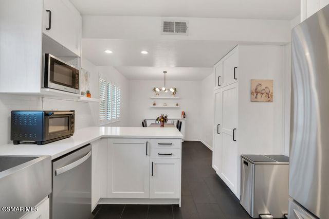 13960 Oxnard Street, Valley Glen, CA 91401