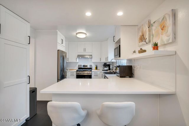 13960 Oxnard Street, Valley Glen, CA 91401