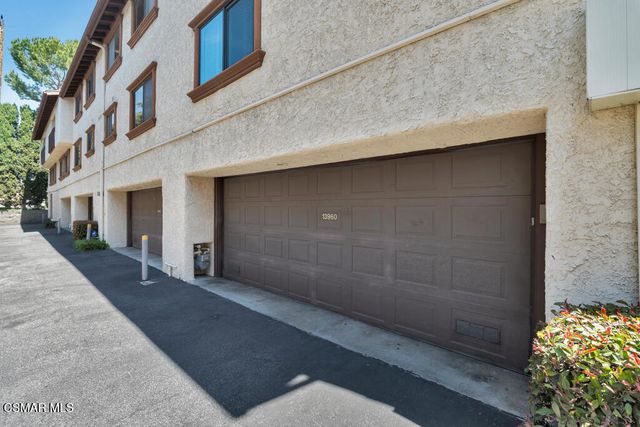 13960 Oxnard Street, Valley Glen, CA 91401