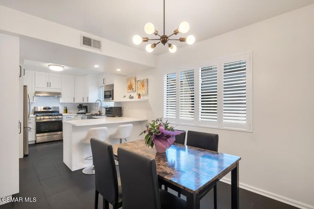 13960 Oxnard Street, Valley Glen, CA 91401