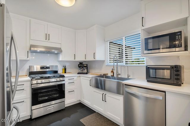 13960 Oxnard Street, Valley Glen, CA 91401