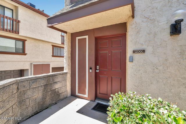 13960 Oxnard Street, Valley Glen, CA 91401