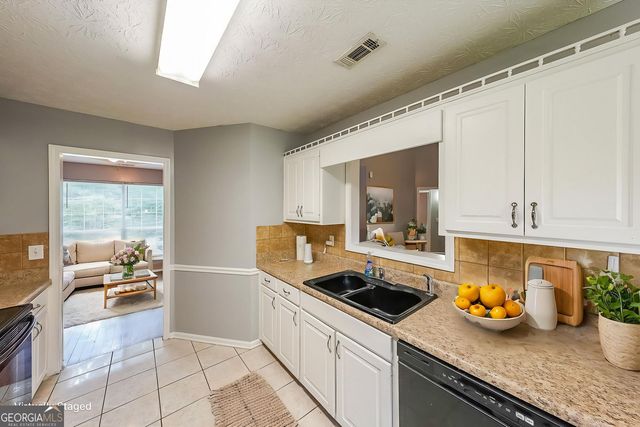 120 Bunnie Trail, Ellenwood, GA 30294