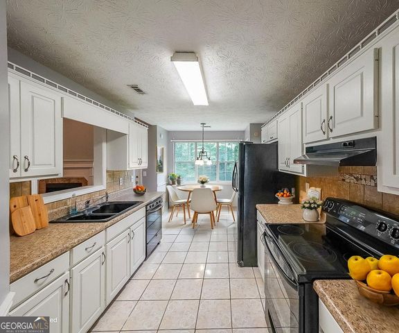 120 Bunnie Trail, Ellenwood, GA 30294