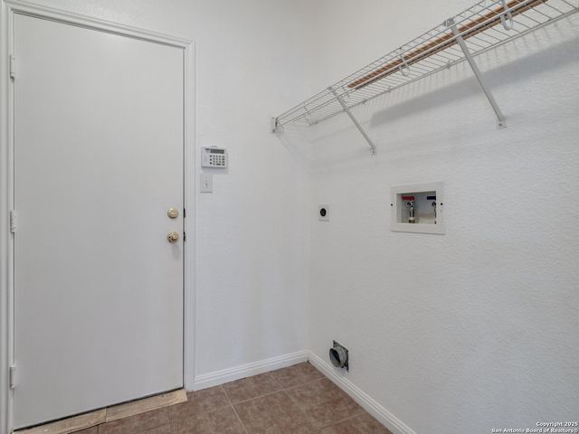 9311 Hazelton Ln, San Antonio, TX 78251