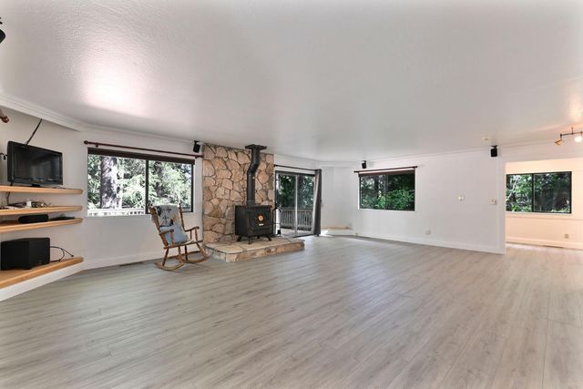 16910 Mckenzie Dr, Pioneer, CA 95666