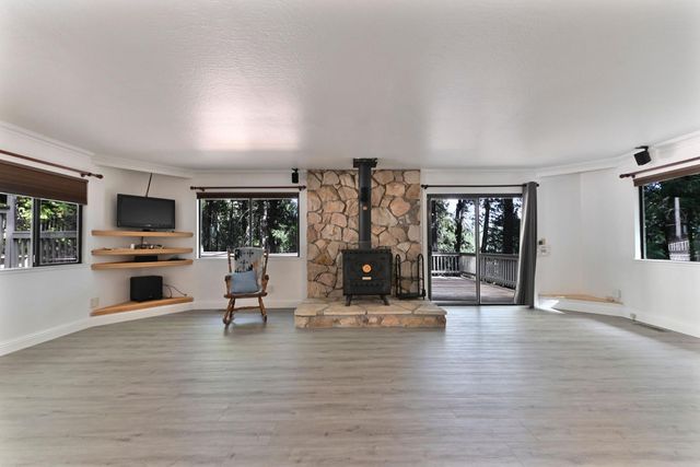 16910 Mckenzie Dr, Pioneer, CA 95666