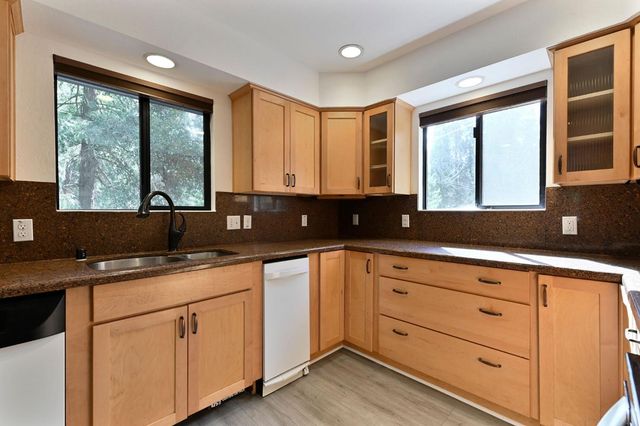 16910 Mckenzie Dr, Pioneer, CA 95666