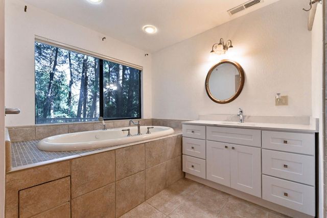 16910 Mckenzie Dr, Pioneer, CA 95666