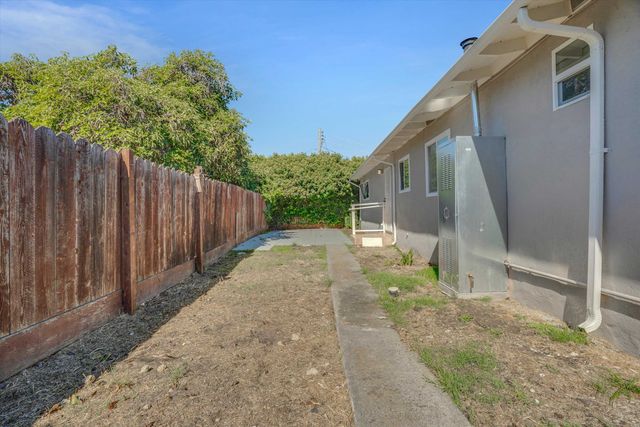 60 Railroad Ave, Rodeo, CA 94572