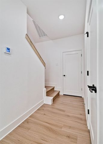 8 Cranfield Drive, Bella Vista, AR 72714