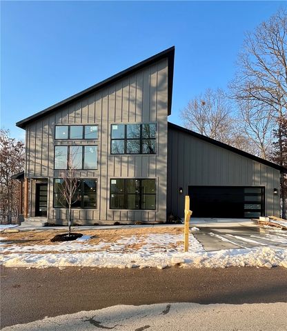 8 Cranfield Drive, Bella Vista, AR 72714