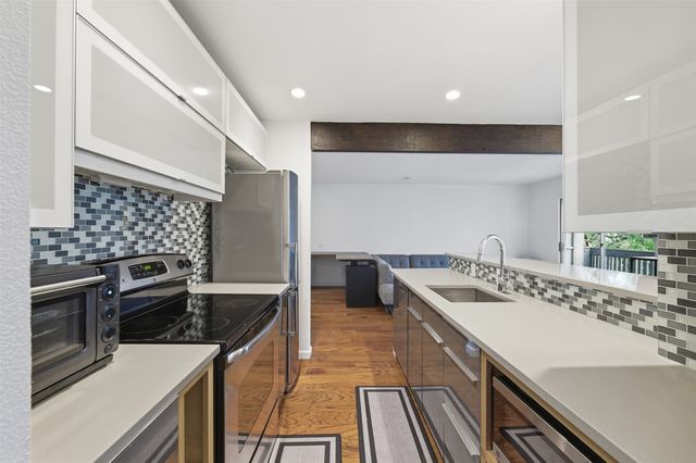 4837 Cedar Springs Road 311, Dallas, TX 75219